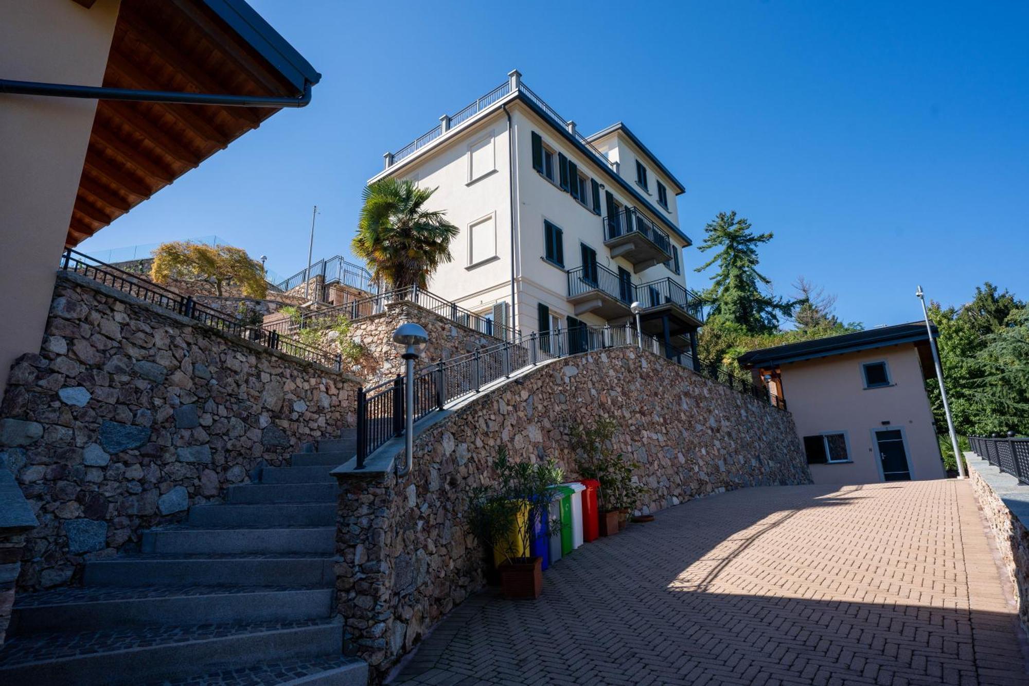 Villa San Carlo 阿罗纳 外观 照片