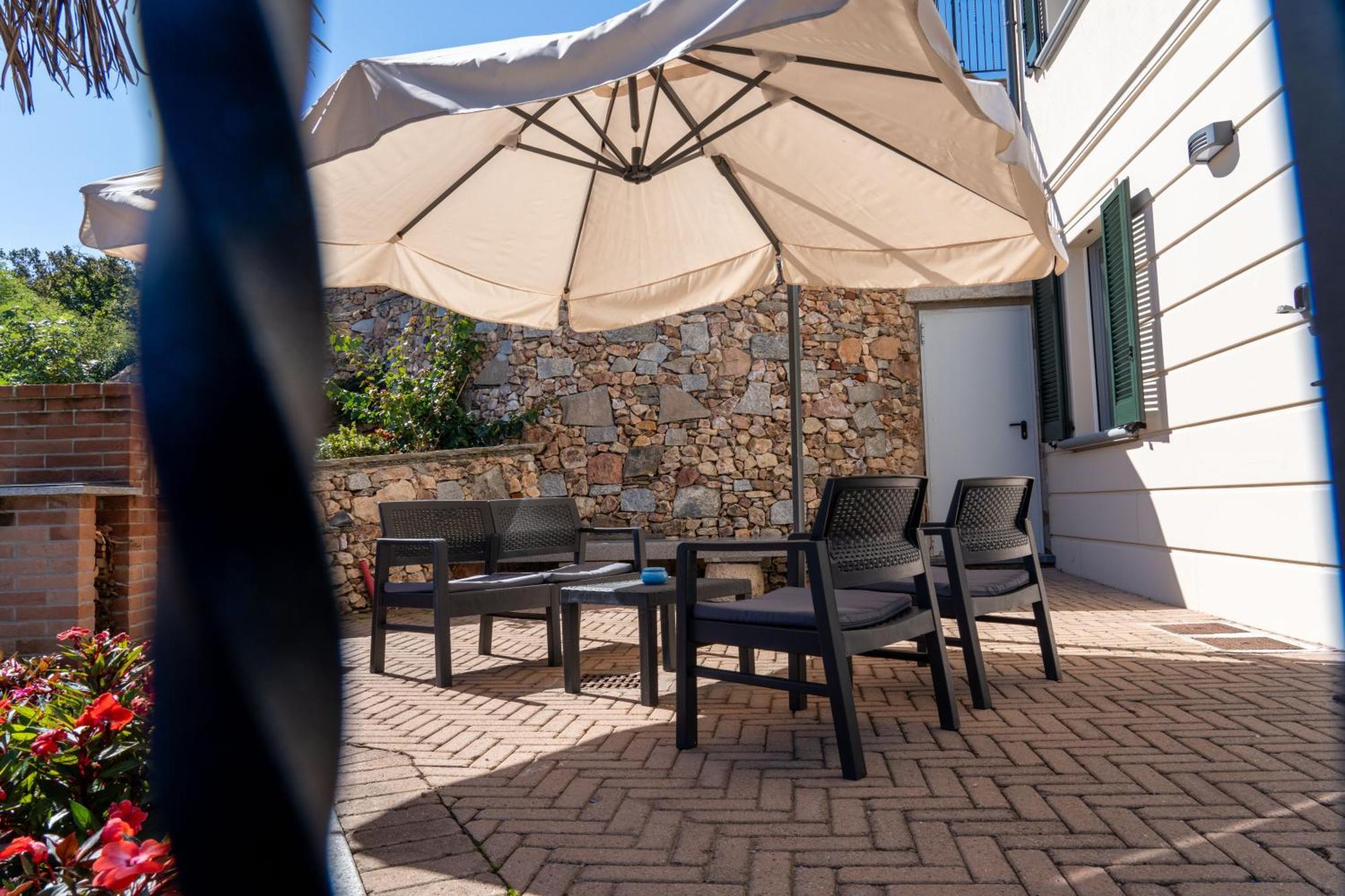 Villa San Carlo 阿罗纳 外观 照片